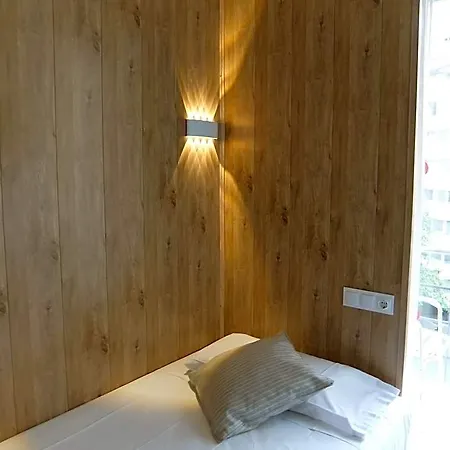 Medicis 2* برشلونة