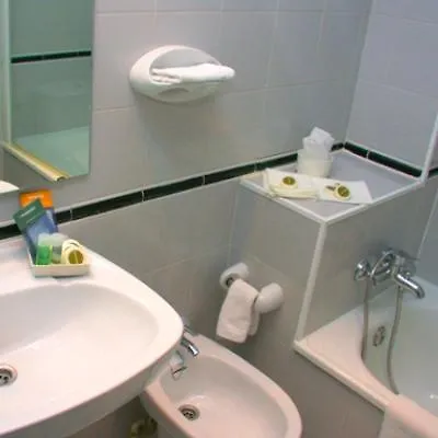 Medicis Hotel 2*