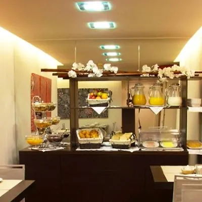 Hotel Medicis 2*